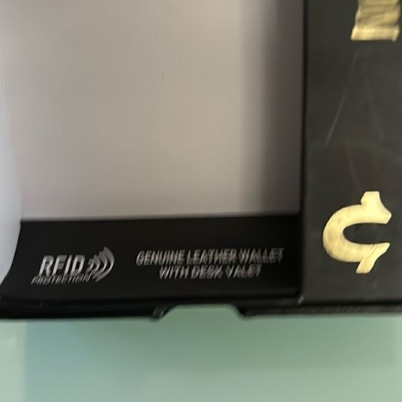 True Religion NWT wallet black 2 fold rfid protection genuine leather cool box - Picture 6 of 7